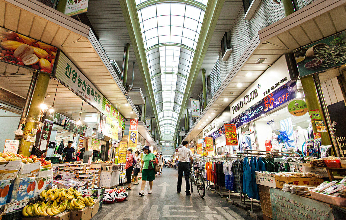 A Stroll Through Mangwon Market  Hiexpat Korea